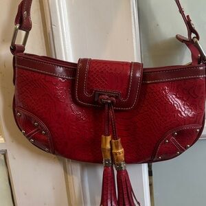 Elegant Red Textured Shoulder Bag